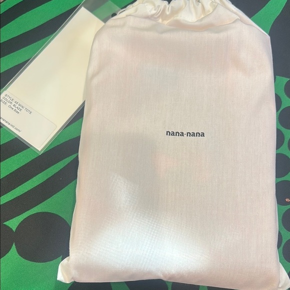 Nana-Nana x the arrivals A5 mini tote blaze Crossbody Bag double strap new - Picture 2 of 7